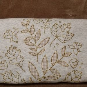 Perfect for Fall L/S Shirt W/ Leaf Motif